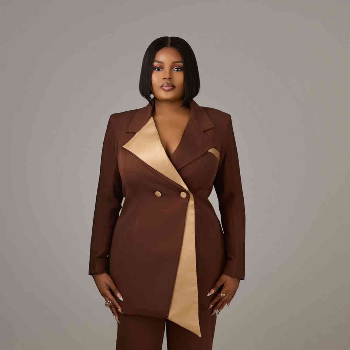 Trajes de Esmoquin para Mujer  - Women Formal Wear For Graduation reseña y precio